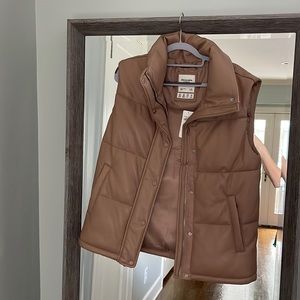Abercrombie tan/cream leather vest